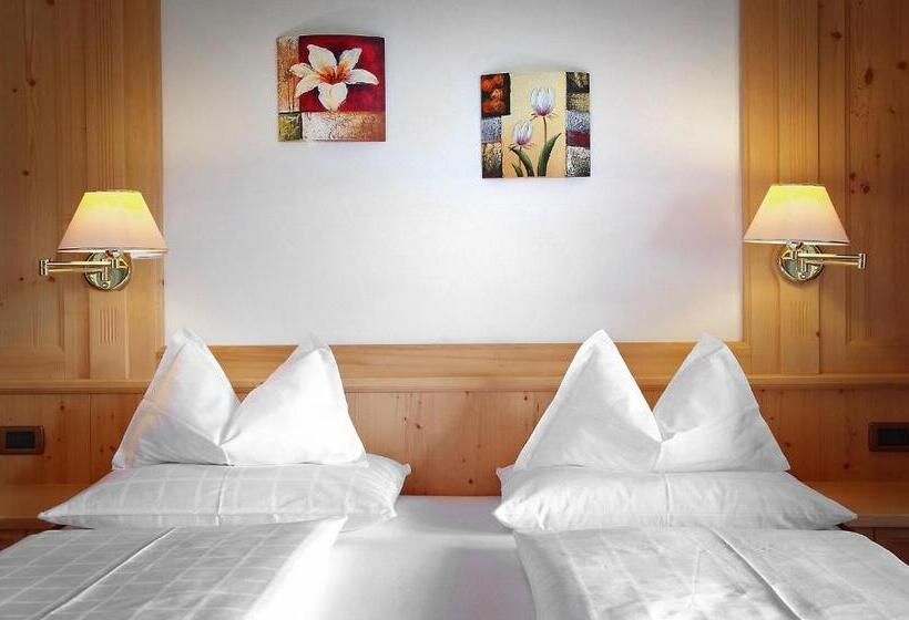 هتل Mountain B&b La Scalira