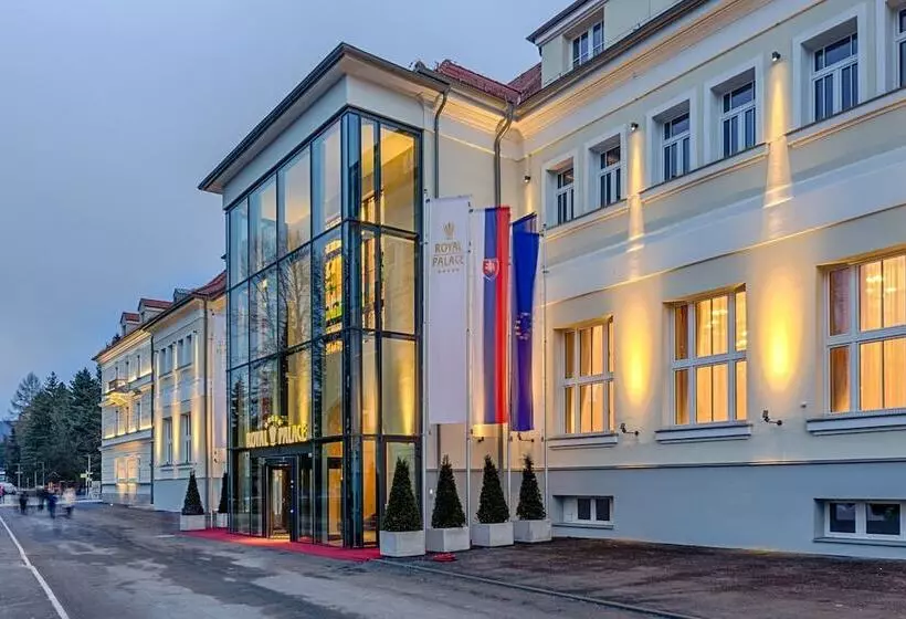 Hotelli Royal Palace