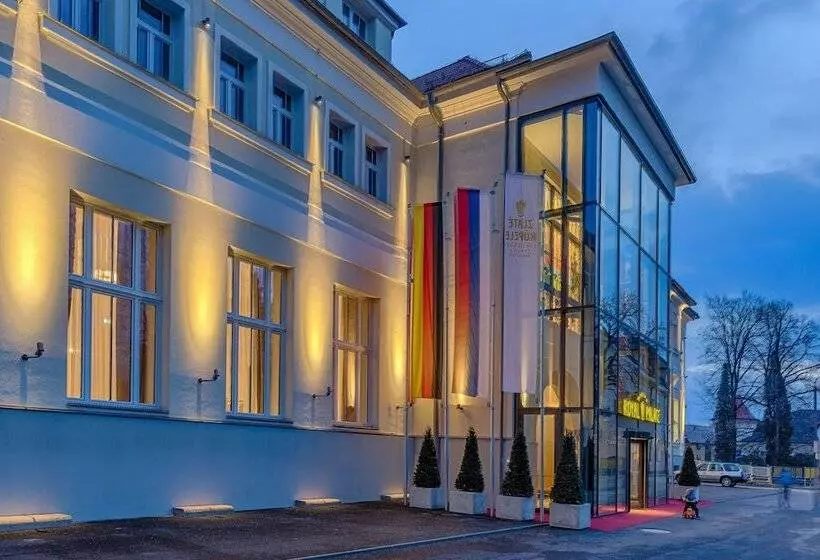 Hotelli Royal Palace