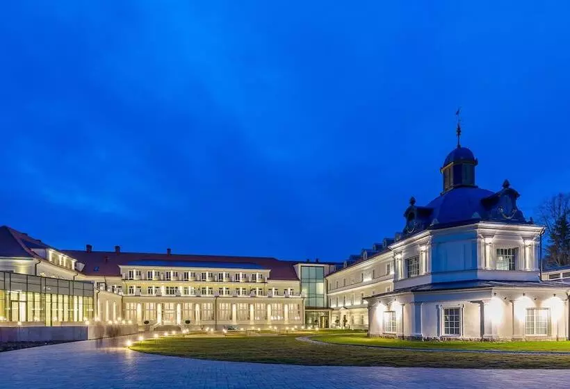 Hotelli Royal Palace