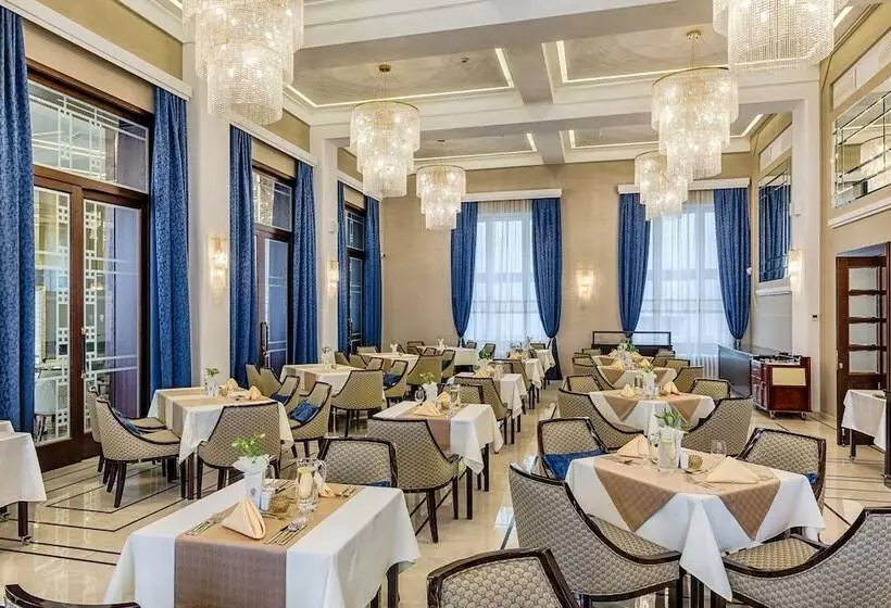 Hotelli Royal Palace