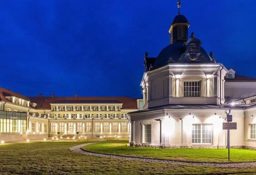 Hotelli Royal Palace