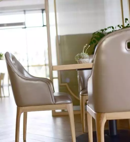 Vienna Best Sleep International Hotel （shenzhen New Airport Branch）