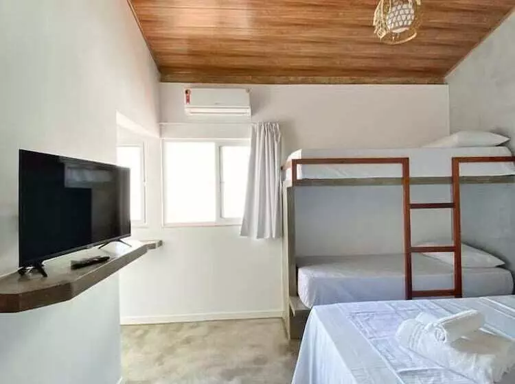 ユースホステル Pousada Primeira Praia Suítes