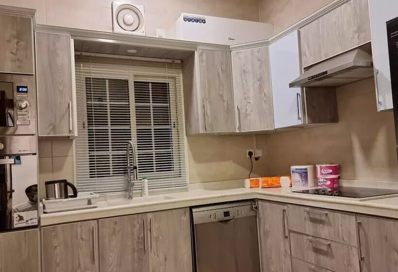 レジデンス Hometel Al Ghamdi