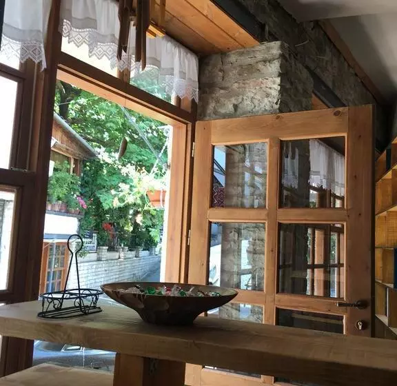 Guest House And Hostel Hani I Fisnikut