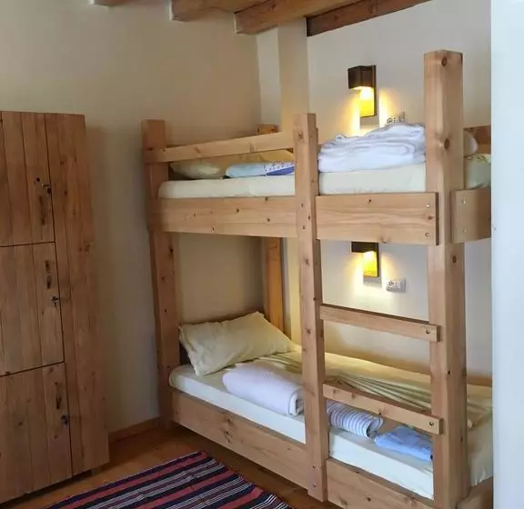 Guest House And Hostel Hani I Fisnikut