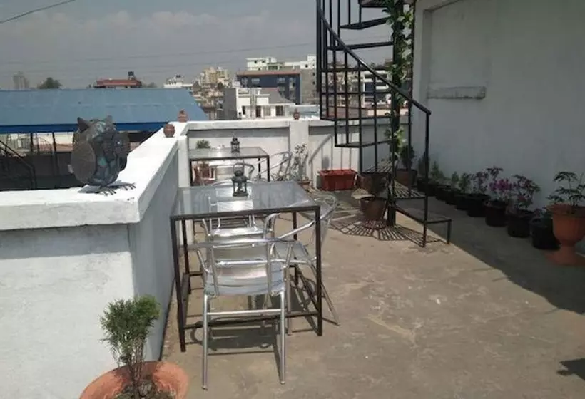 هاستل Living Hope Guest House