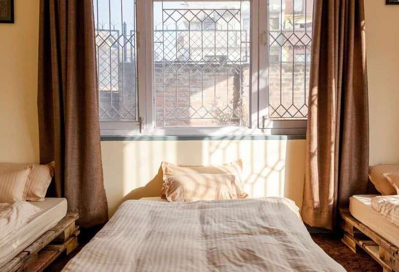 هاستل Living Hope Guest House