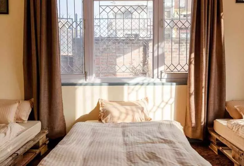 هاستل Living Hope Guest House