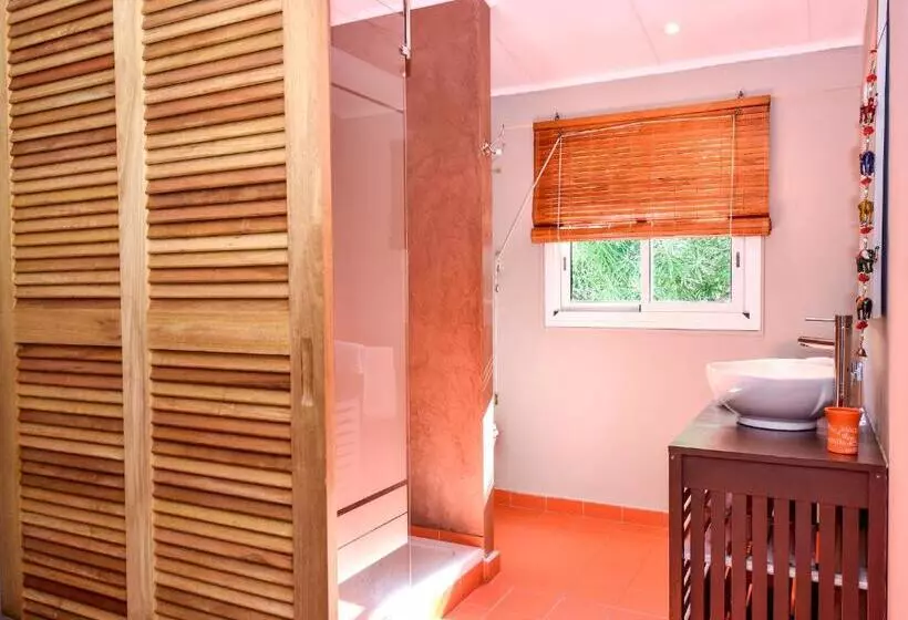 تختخواب و صبحانه Villa Oté