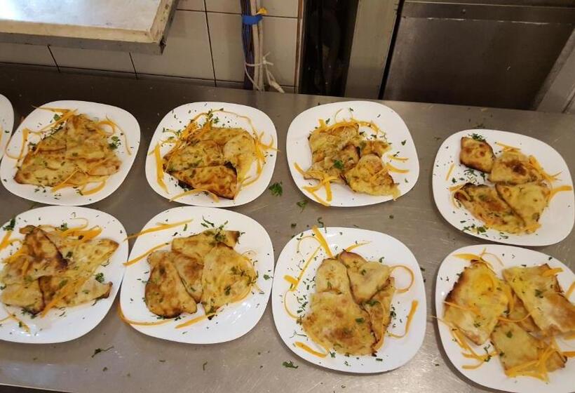 هتل Sarajet E Pashait 2