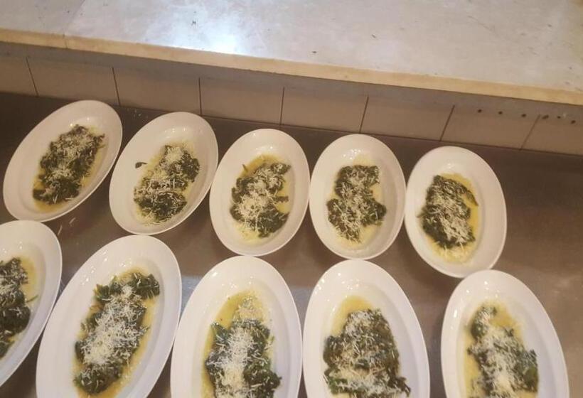 هتل Sarajet E Pashait 2