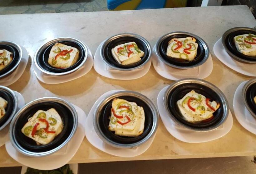 هتل Sarajet E Pashait 2