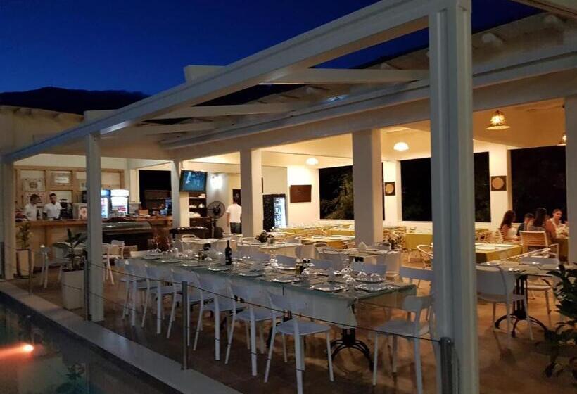 هتل Sarajet E Pashait 2