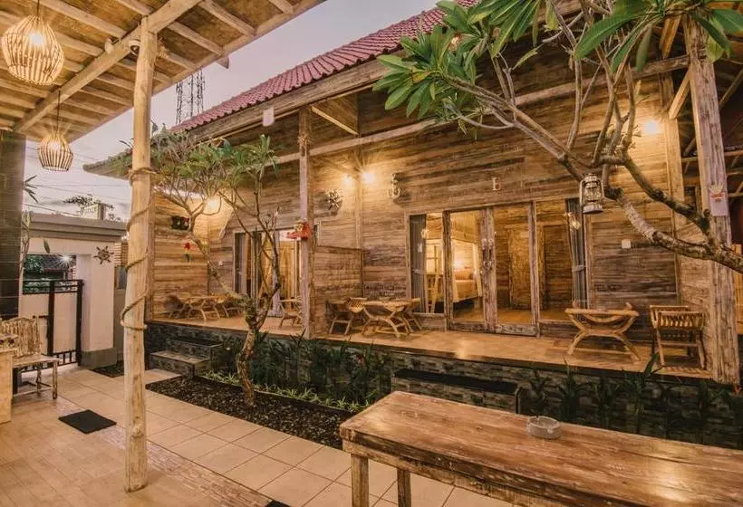 Pange Hostel Lembongan