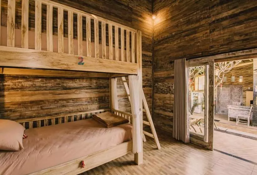 Pange Hostel Lembongan