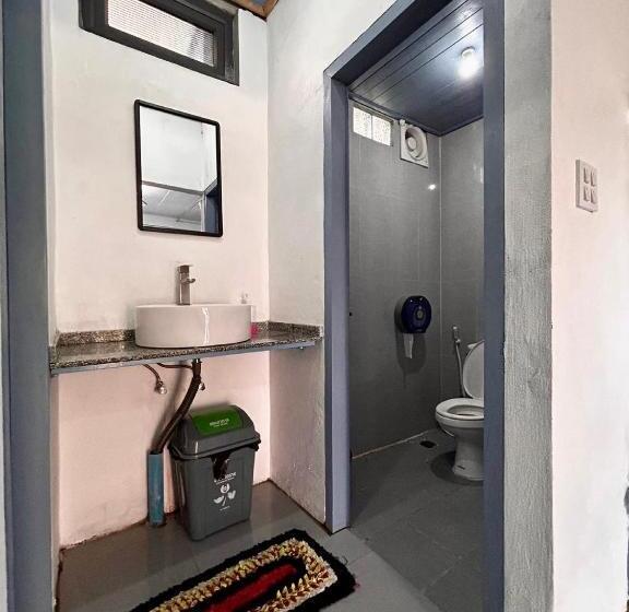 Sunrise Riverside Pool Hostel