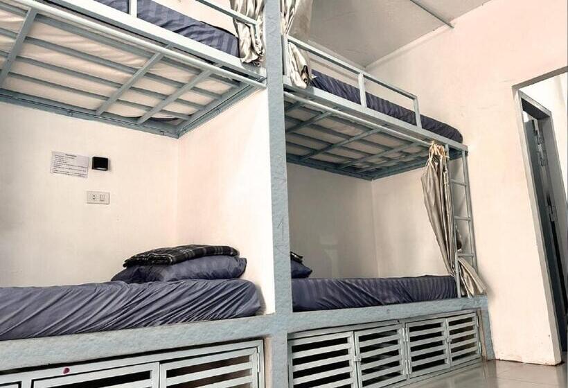 Sunrise Riverside Pool Hostel