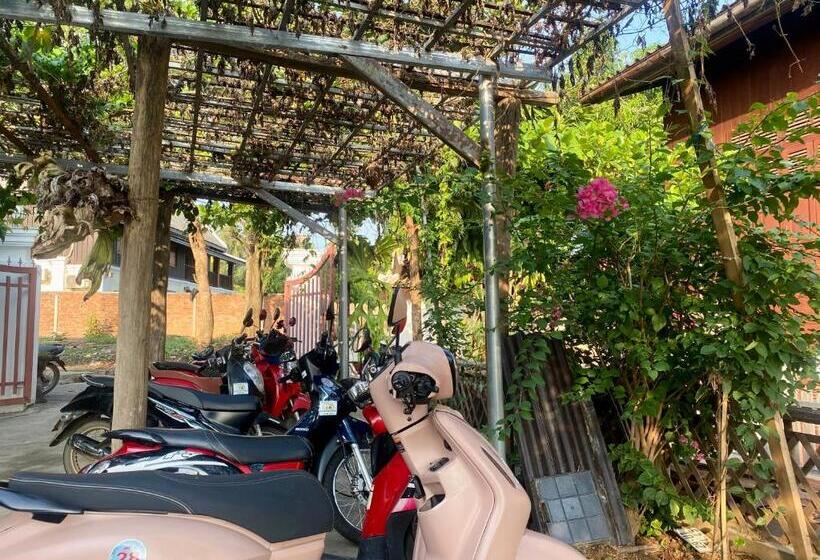 Sunrise Riverside Pool Hostel