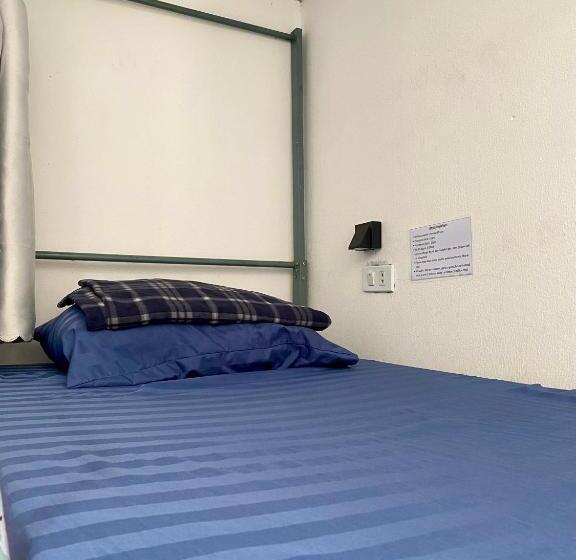 Sunrise Riverside Pool Hostel