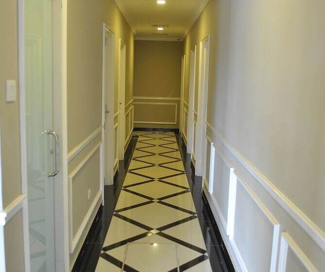 Hotel The Grand Jade