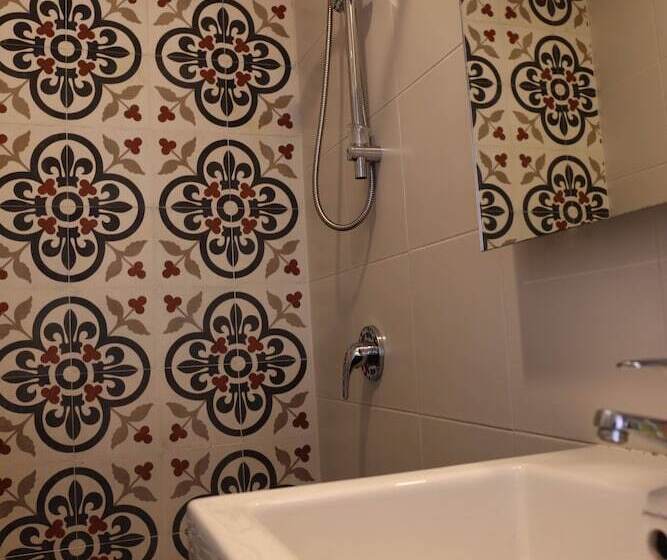 Hotel The Grand Jade