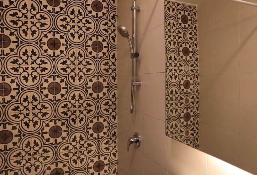 Hotel The Grand Jade