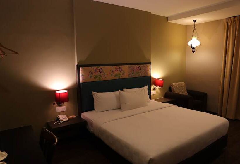 Hotel The Grand Jade