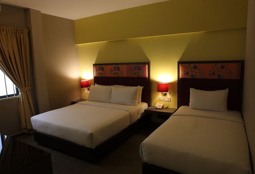 Hotel The Grand Jade