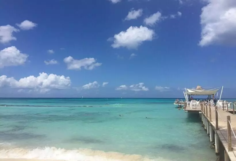 Apartaments At Cadaques Caribe