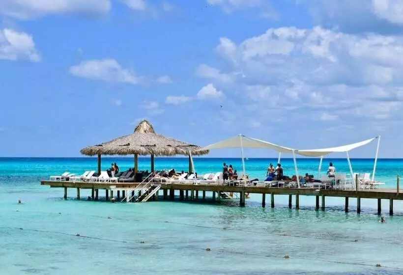 Apartaments At Cadaques Caribe