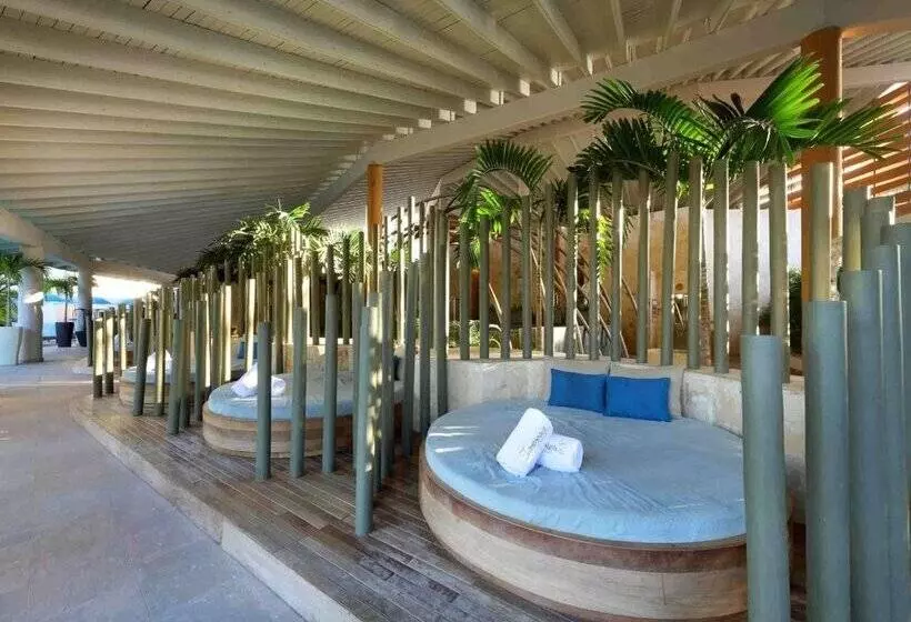 Family Selection at Grand Palladium Select Bávaro Resort & Spa - All Inclusive