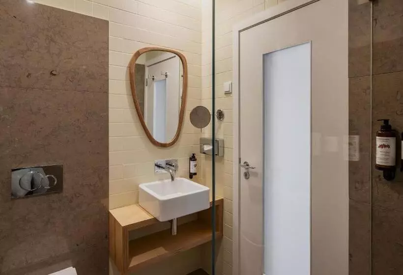 Vincci Baixa Suites Apartments