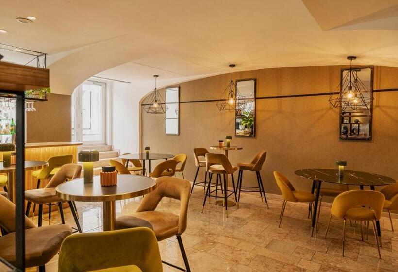 Vincci Baixa Suites Apartments