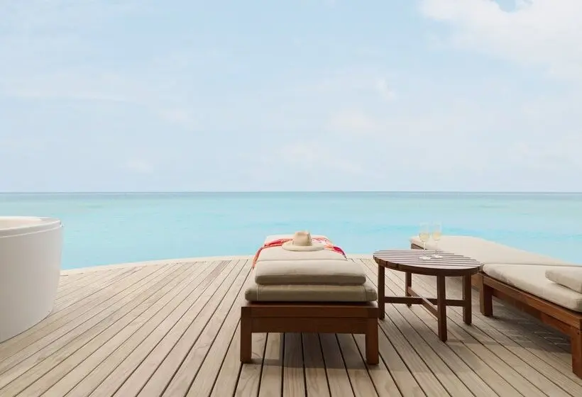 استراحتگاه Centara Grand Lagoon Maldives