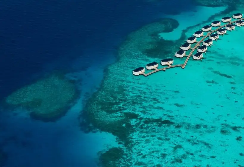 استراحتگاه Centara Grand Lagoon Maldives