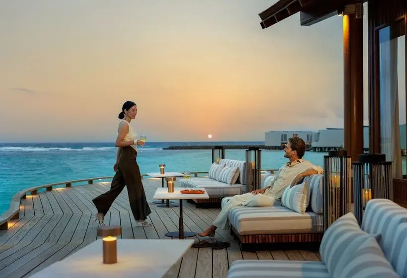 استراحتگاه Centara Grand Lagoon Maldives