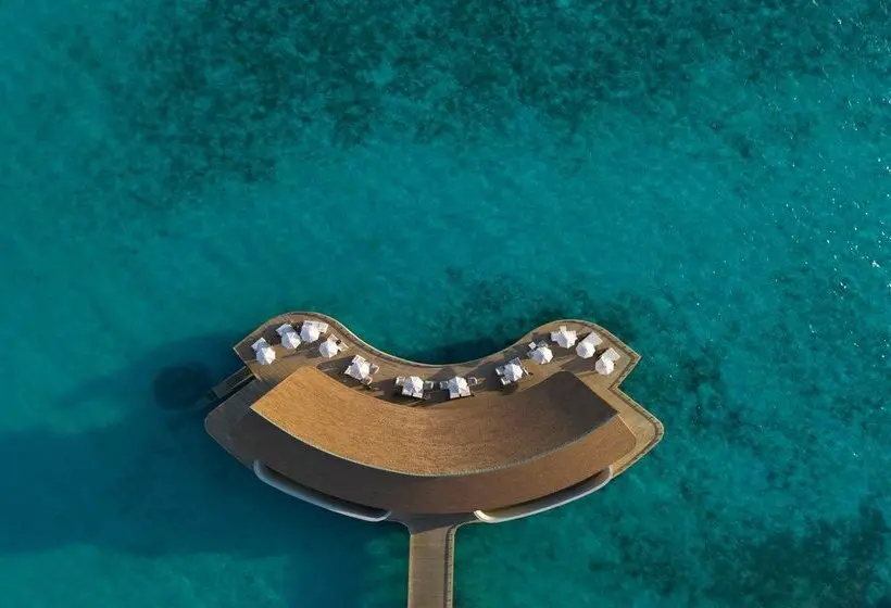 استراحتگاه Centara Grand Lagoon Maldives
