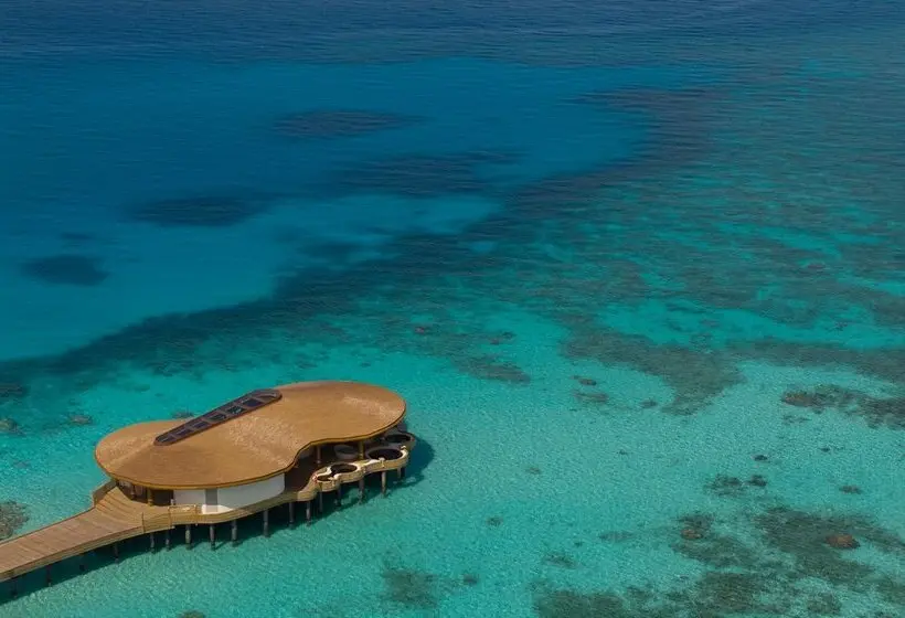استراحتگاه Centara Grand Lagoon Maldives