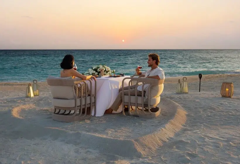 استراحتگاه Centara Grand Lagoon Maldives
