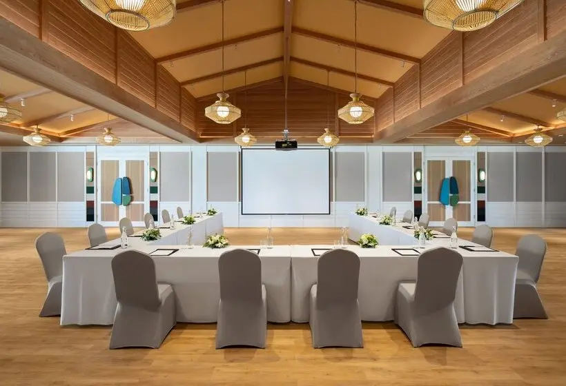 استراحتگاه Centara Grand Lagoon Maldives