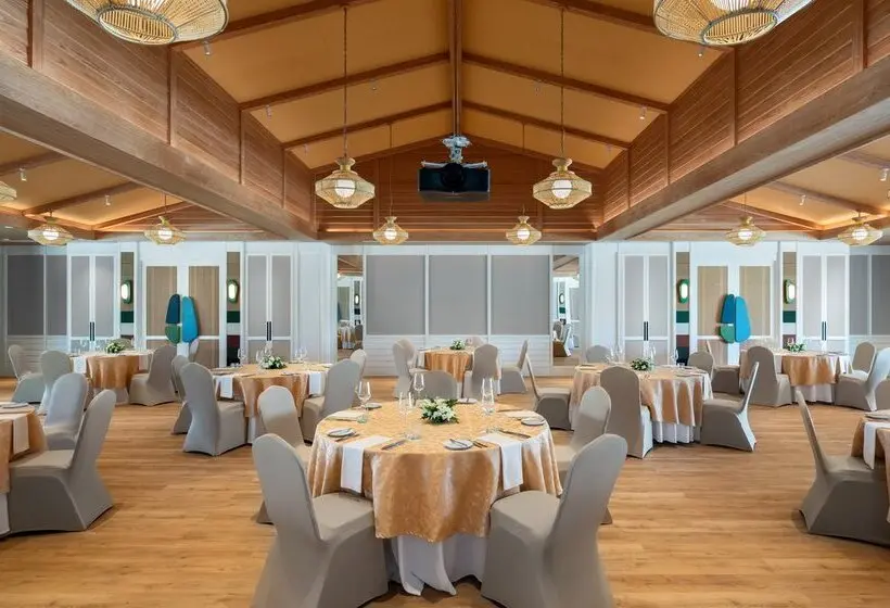استراحتگاه Centara Grand Lagoon Maldives