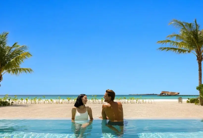 استراحتگاه Centara Grand Lagoon Maldives