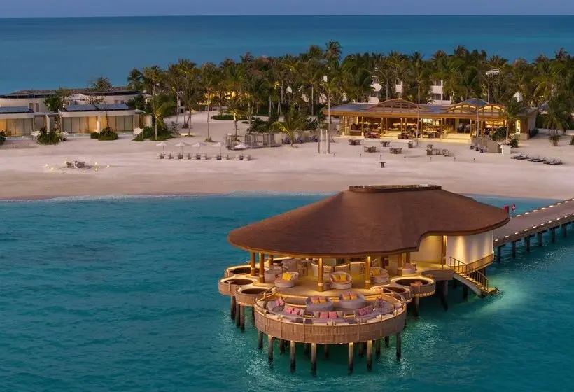 استراحتگاه Centara Grand Lagoon Maldives