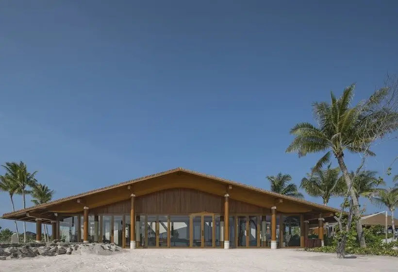 استراحتگاه Centara Grand Lagoon Maldives