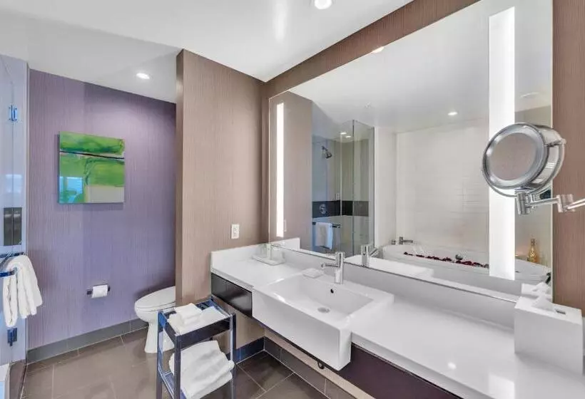 Vdara Beautiful Suite On 22nd Flr Free Valet Parking