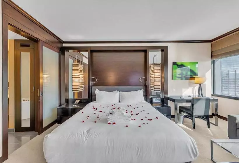 Vdara Beautiful Suite On 22nd Flr Free Valet Parking