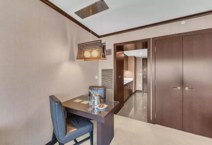 Vdara Beautiful Suite On 22nd Flr Free Valet Parking