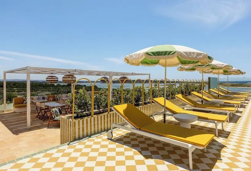 Amarello Hotel Praia Santo Andre, Tapestry Collection Hilton